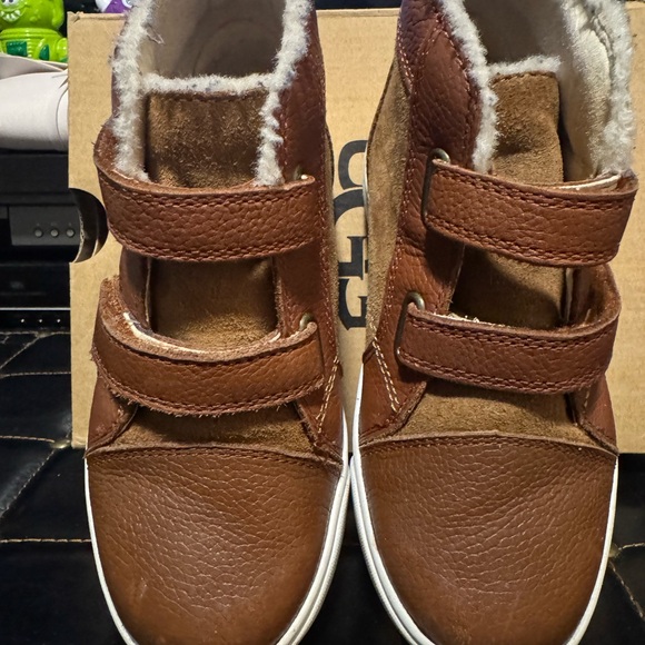 UGG Brown Kids Boots with Velcro Straps - Picture 1 of 5